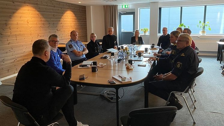 Uppstartsmöte hos Persson Hyrmaskiner för projektet Brott mot Företag. 