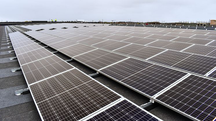 Under 2022 utgjorde elen producerad från Abkatis solceller cirka 42 % av vår totala elförbrukning. I år väntas siffran bli lika hög eller till och med högre.
