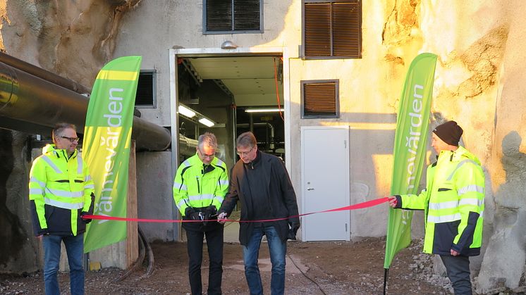 Fr.v. Bernt L (projektledare), Anders Ericsson (VD), Mikael Löthstam (kommunstyrelsens ordförande), Per Persson (regionchef Mitt)