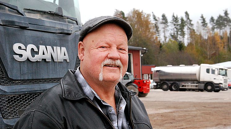 Elving Långdahl med sin däckverkstad TC Däck i Hedemora ansluter till Däckpartner. Foto: Pär Sönnert/Lokalt i Dalarna