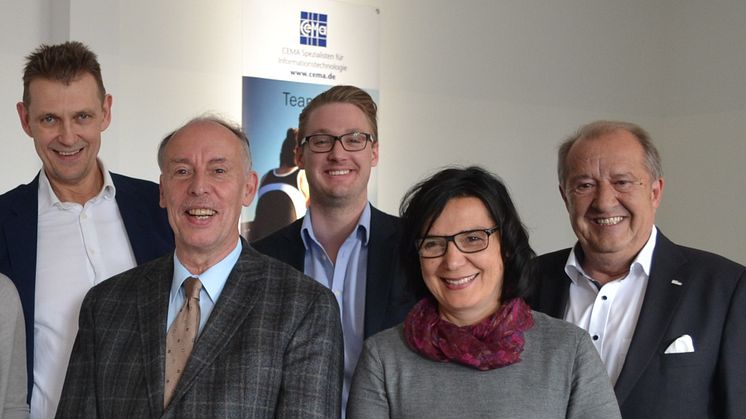 (v.li.): Dr. Nikolaus A. Rauch, Prof. Dr. Michael Nagy, Dennis Nickolai, Prof. Dr. Perizat Daglioglu, Helmut Seßler. Foto: Franz Motzko.