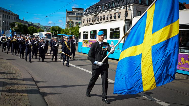 Veterandagen 29 maj. Göteborgs Stad ordnar tillsammans med Försvarsmakten, Polismyndigheten, Sveriges Veteranförbund Fredsbaskrarna och Soldathemmet Göteborg en parad och ceremoni där alla är välkomna att delta. Foto: Göteborgs Stad.