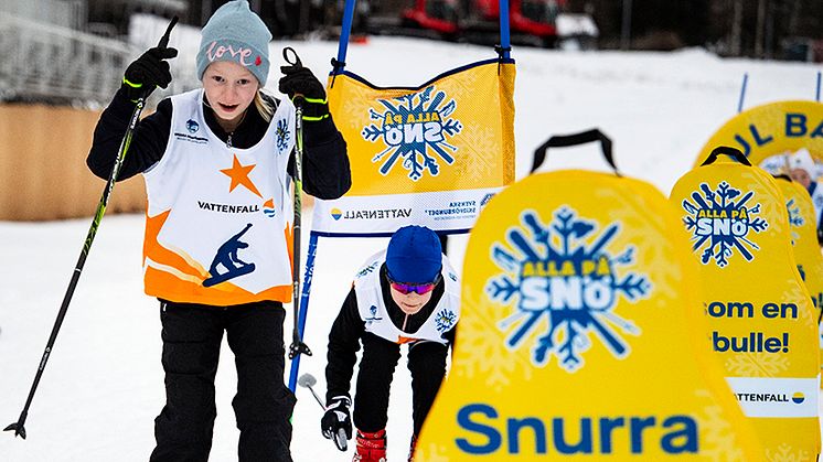 Under Alla på snö-dagen får barn utforska all det roliga som går att göra på snö. Foto: Ulf Palm.