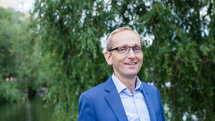 Henrik Jönsson representerar TNG på Vägledardagarna i Åbo.