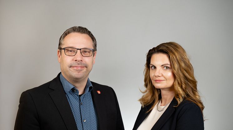Fredrik Löfqvist, kommundirektör och Sara Vestering (M), kommunstyrelsens ordförande