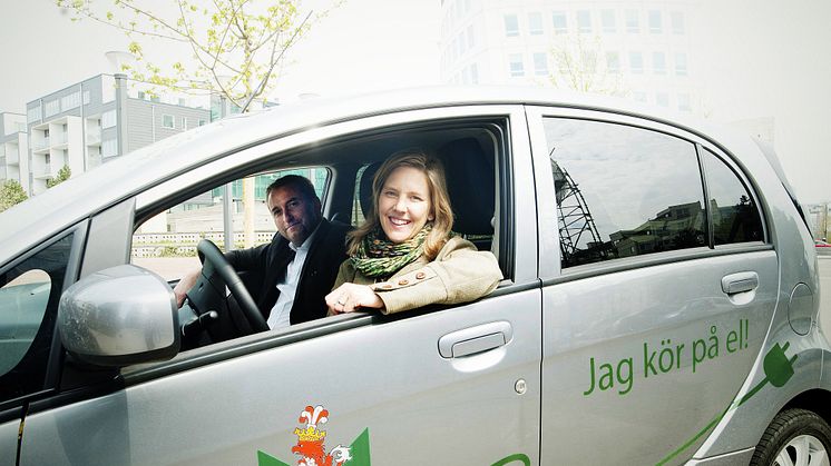 Karolina Skog och Stefan Bengtsson deltar Oresund Electric Car Rally 2012 (bild 2)