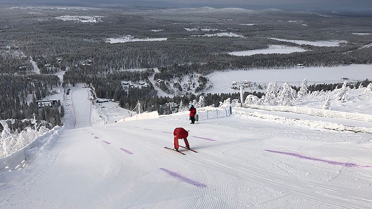 Speedskilandslaget laddar inför världens snabbaste elljusåk