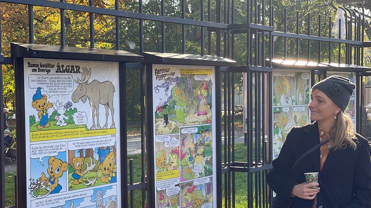 Charlotta Borelius, chefredaktör för Bamse-tidningen, vid det nya seriestråket utanför Folkets Park i Malmö.