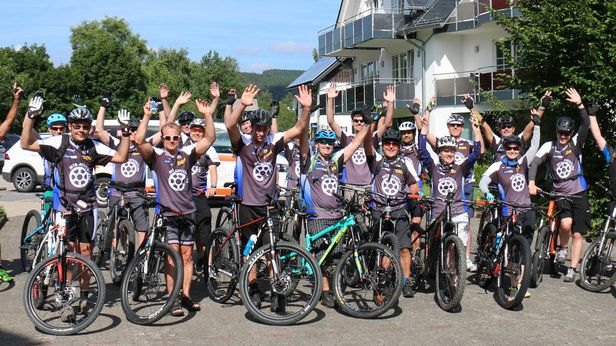 Erleichtert und geschafft: Die MTB-Truppe 2018. Foto: DDH