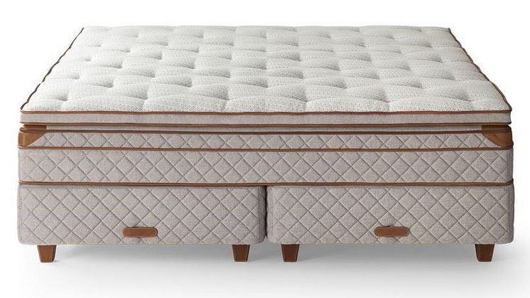 Designet er baseret på den første DUX-seng, som blev lavet i 1926