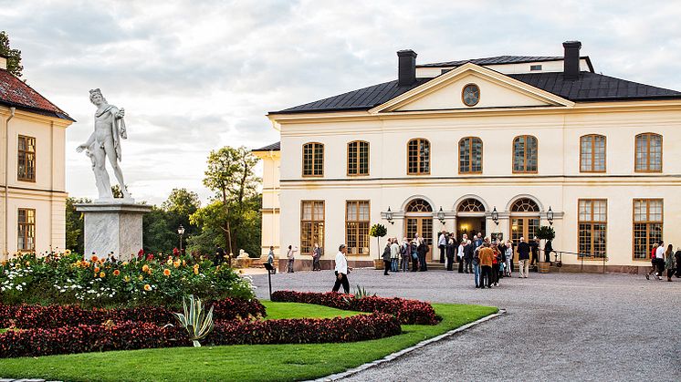Outdoor tours at Drottningholms Slottsteater