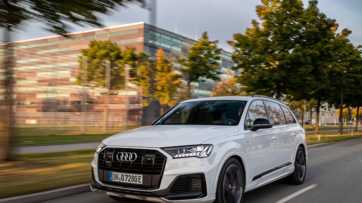 Audi Q7 TFSI e quattro (PHEV)