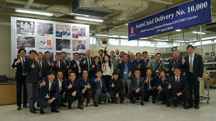 Representatives from Kongsberg Maritime, HHI-EMD, HMD, Solvang and DNV-GL attended the 10,000th AutoChief FAT in Busan on Friday