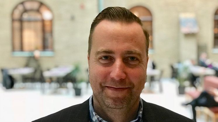 För tio år sedan krossade Byggnads Henrik Gustavssons byggföretag genom en olaglig blockad. I en dom från Stockholms tingsrätt får han nu skadestånd med 140 000 kr. Foto: Centrum för rättvisa