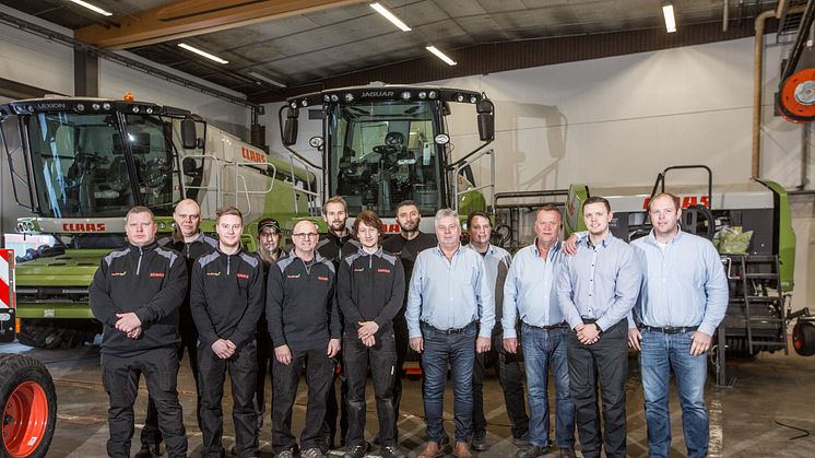 Servicetekniker och säljare på Swedish Agro Machinery i Kalmar och Växjö i vår nyrenoverade verkstad i Kalmar. Foto: Swedish Agro Machinery