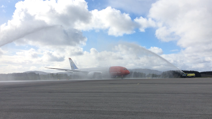 Norwegians første flygning fra Bergen til New York har tatt av