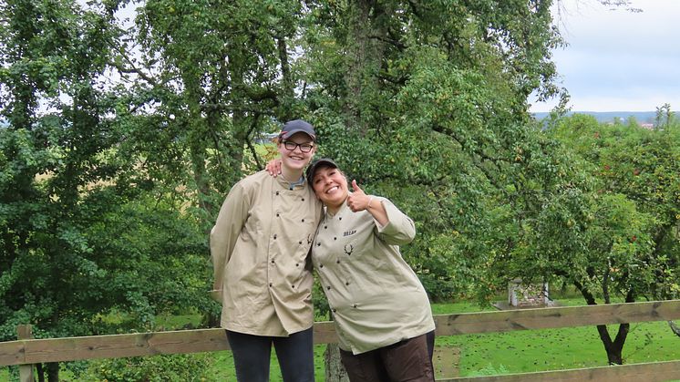 Naturbordet med Galadriel Andersson och Jill Karlsson. Foto: Assar Larsson