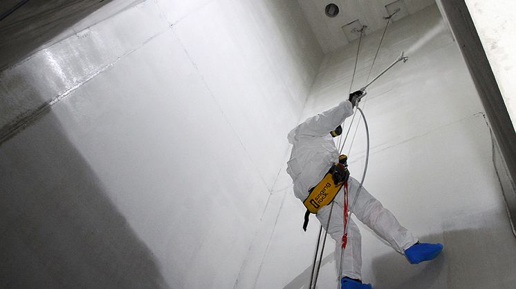 Klätterteknik sätter färg på Värtahamnen