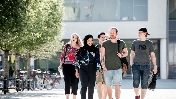 Högskolan Väst hjälper unga till en bättre framtid