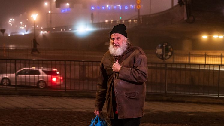 Under vintermånaderna har behoven bland personer i hemlöshet ökat. Fler än vanligt har till exempel fått ta emot vinterkläder och varma kängor. Foto: Jonas Nimmersjö, kampanjbild