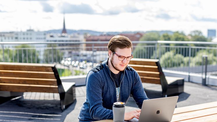 Tilbyr ekstraordinær oppstart av nettstudier 5. mai