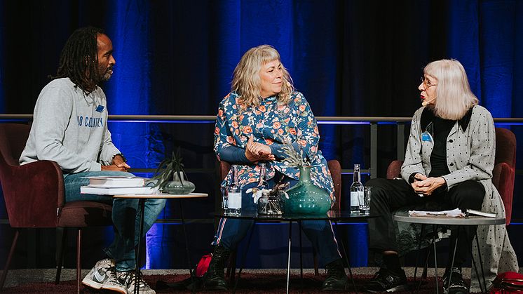 David Fjäll, Stina Wollter och Suzanne Osten i seminariet Frihet, motstånd och kreativitetens kraft på Bokmässan 2021. / Foto: Emma Grann.