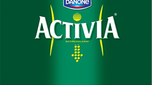 Danone höjer ersättningen till bönderna i Sverige – ger 50 öre mer per såld förpackning Activia Fil