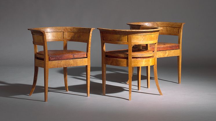 Kaare Klint: An exceptional, early and rare set of three oak burl armchairs. 
