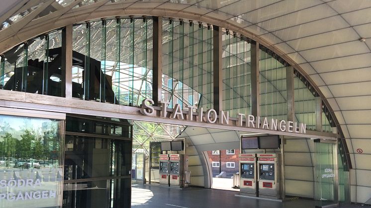 Rengöring glaskupoler Triangelns station Malmö