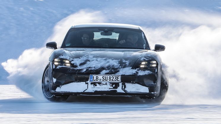 Opgraderes på alle punkter: Den nye Porsche Taycan gennemgår benhårdt testprogram