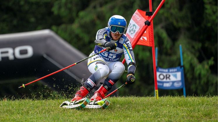 Carl Söderlund slog personbästa under världscuppremiären. Foto: Martin Stepanek, Czeck Team