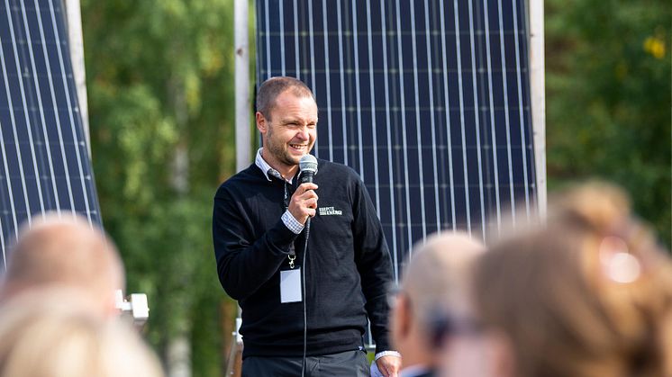 Anders Ådemo, Marknadschef för PiteEnergi, berättade varför de har valt att satsa på solenergi i kallt klimat.