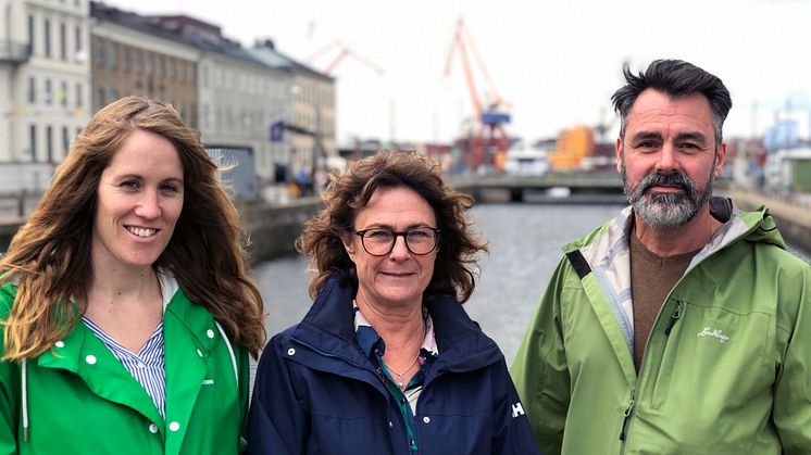 Jenny Aleryd, Maria Andersson och Anders Karlsson är tre av socialarbetarna som arbetar med Ungdomsenhetens föräldratelefon. Foto: Anders Magnusson.