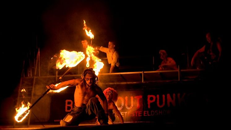 New faces, drugor och brinnande burlesque i Pride Park