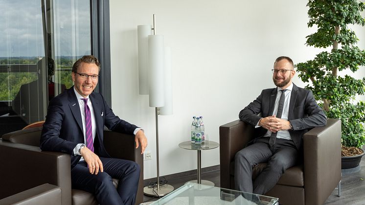 Niclas Walser (l.), Geschäftsführer und Inhaber der WALSER GmbH & Co. KG, und Marcus Häuptle