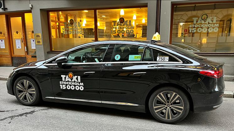Under 2024 kommer resenärer i Taxi Stockholms bokningskanaler att även få möjlighet att boka elbilar