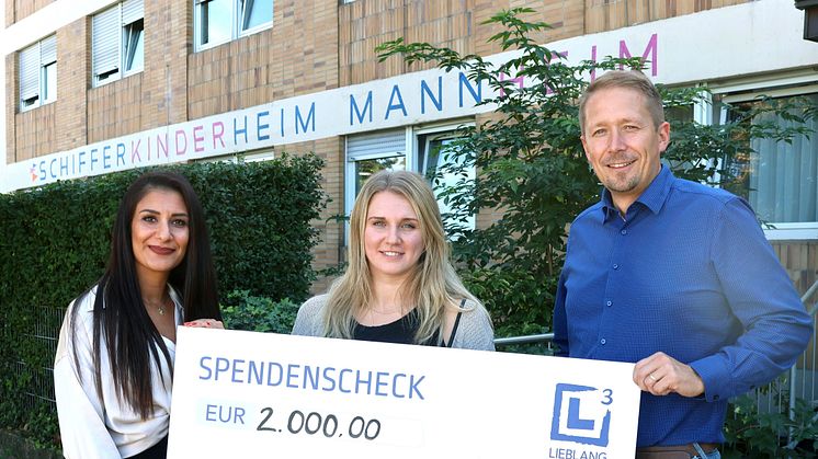 von links: Hülya Yildiz (Assistentin der Geschäftsführung), Katharina Weinbender (Qualitätsbeauftragte und Therapeutin Schifferkinderheim), Geschäftsführer Martin Marter
