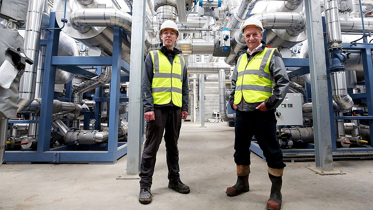 Jim Gillon, Energy Services Manager, Gateshead Council, with Cllr John McElroy, at Gateshead’s Energy Centre.