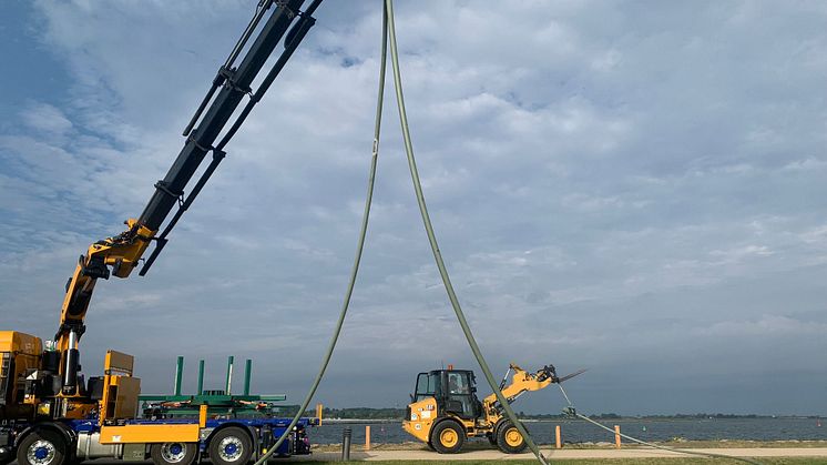 Ein Seil der Fehmarnsundbrücke wird ab sofort an der Westmole in Burgtiefe präsentiert © Tourismus-Service Fehmarn