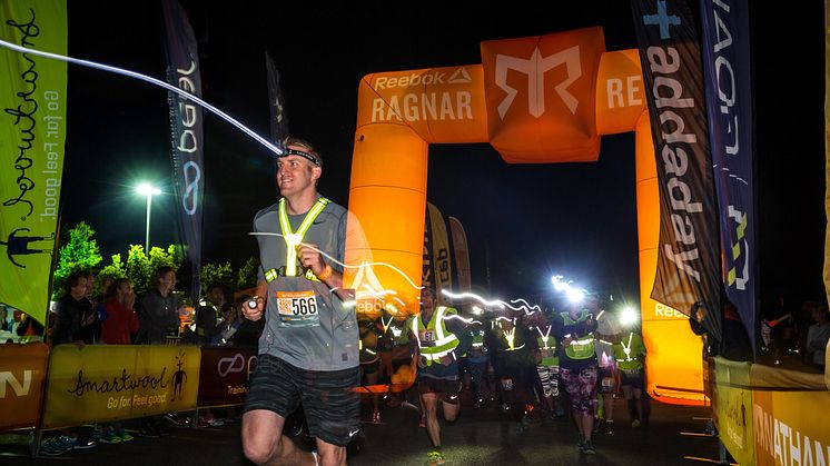 Löpning på natten är ett av inslagen i Reebok Ragnar Lake Mälaren