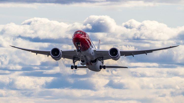 Flere passasjerer og fulle langdistansefly for Norwegian i september