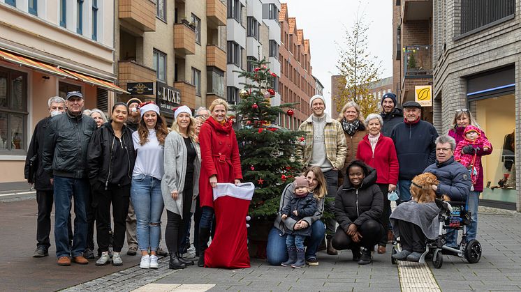 Kiel-Marketing e.V., der Förderkreis Altstadt e.V. und die Gewerbetreibenden der Schloßstraße machten die Schloßstraße heute schick für die Vorweihnachtszeit. 