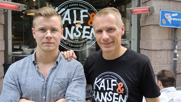 Fabian Kalf-Hansen med sin pappa Rune. Foto: KRAV / Anna Ellström