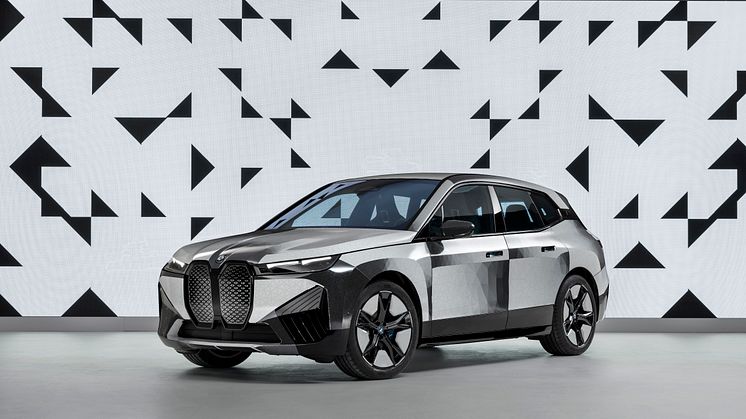 BMW iX med E Ink