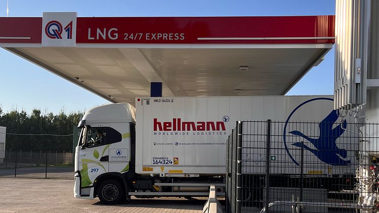 Q1 und Hellmann machen Logistik mit Bio-LNG klimafreundlicher.