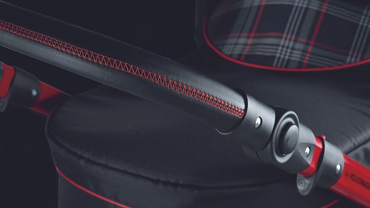 Klassiske GTI-detaljer kendetegner kombivognen fra Volkswagen, fx de røde stikninger på styretøjet