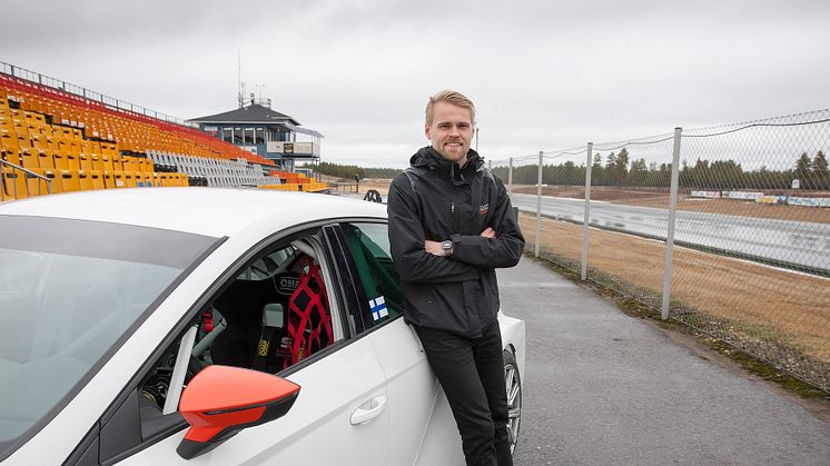 Antti Buri, förare och teamchef i LMS Racing som storsatsar på STCC 2017.