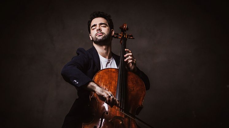 Cellostjärnan Pablo Ferrández spelar livestreaimad konsert i Gävle Konserthus
