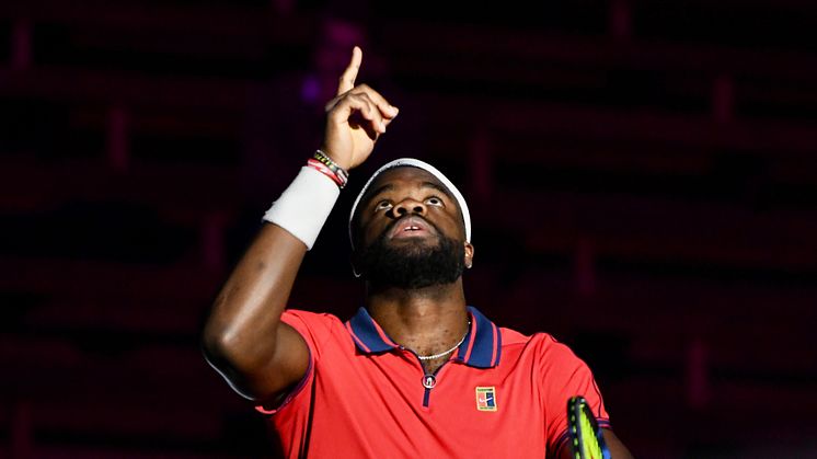 Frances Tiafoe vid vinsten av sin första match i Stockholm Open