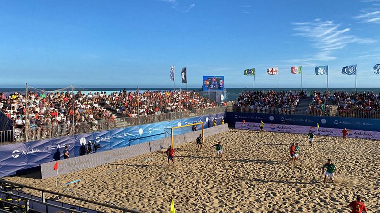 Hydrated by Bluewater, the Mundialito Beach Soccer Andalucia 2023 tournament is exhilarating clash of national teams from Spain, Brazil, Mexico, the United Arab Emirates, England, the United States, and Portugal.